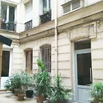 Studette Tout Equipee Pour 1 Pers- 8 Eme Arr Paris